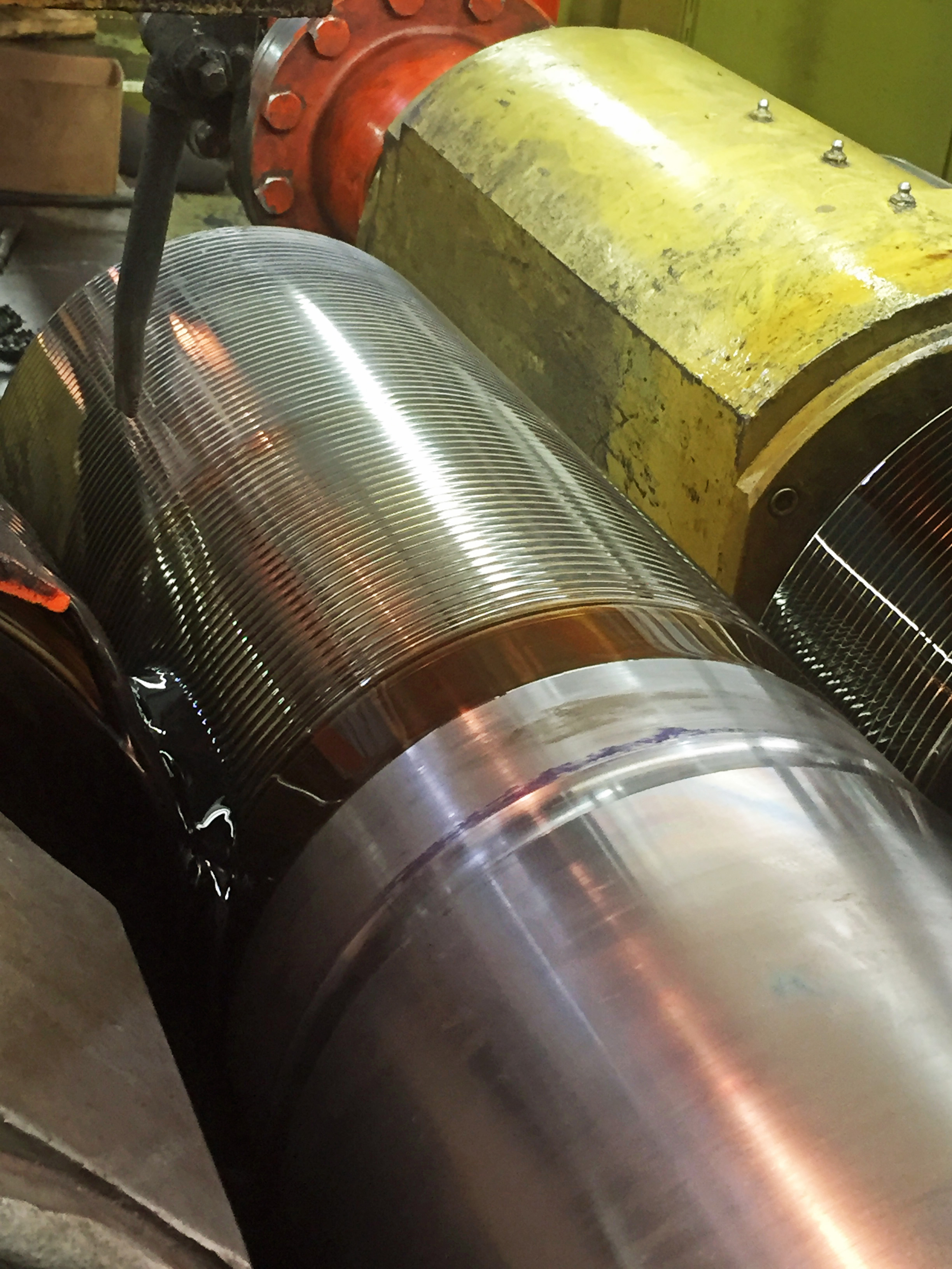 Thread rolling dies create the thread form on the workpiece.